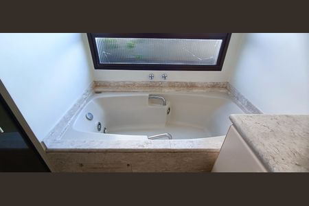 Apartamento para alugar com 228m², 4 quartos e 4 vagasBanheiro da Suíte 1