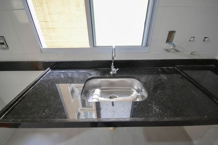 Apartamento para alugar com 48m², 2 quartos e 1 vaga Apartamento para alugar com 48m², 2 quartos e 1 vagaCozinha e Área de Serviço