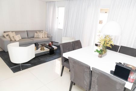 Apartamento à venda com 127m², 2 quartos e 2 vagasSala