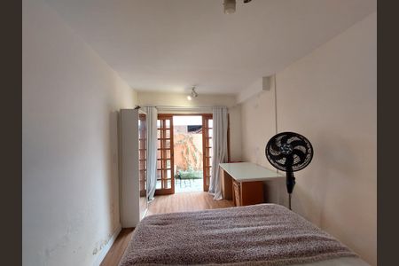 Casa à venda com 180m², 4 quartos e 2 vagasQuarto da Edícula