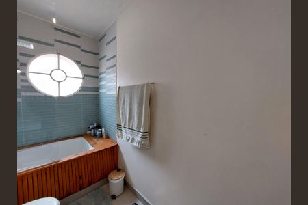 Casa à venda com 180m², 4 quartos e 2 vagasBanheiro Suíte