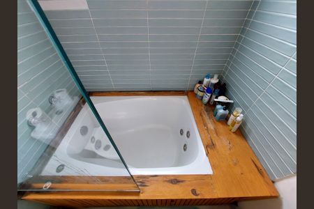 Casa à venda com 180m², 4 quartos e 2 vagasBanheiro Suíte