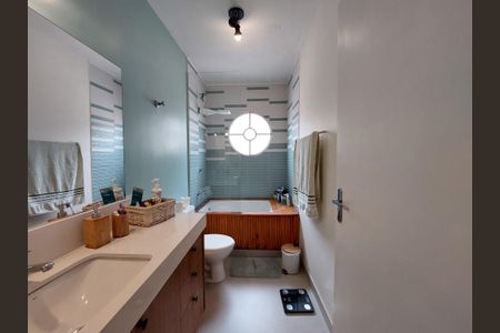 Casa à venda com 180m², 4 quartos e 2 vagasBanheiro Suíte