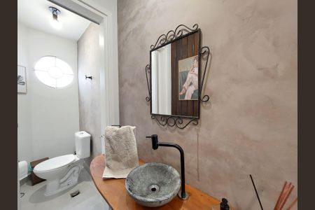 Casa à venda com 180m², 4 quartos e 2 vagasLavabo