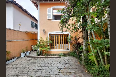 Casa à venda com 180m², 4 quartos e 2 vagasGaragem