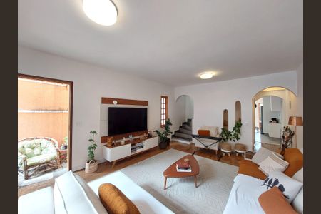 Casa à venda com 180m², 4 quartos e 2 vagasSala
