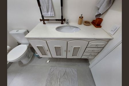 Casa à venda com 180m², 4 quartos e 2 vagasBanheiro Social