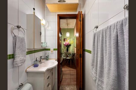 Apartamento à venda com 84m², 2 quartos e 2 vagas Apartamento à venda com 84m², 2 quartos e 2 vagasBanheiro