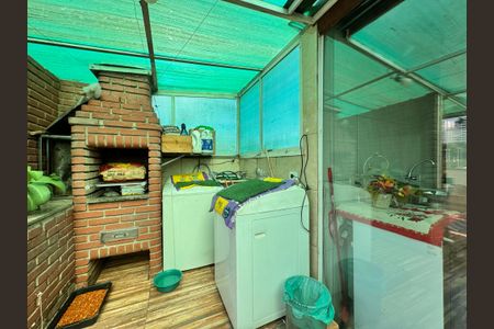 Apartamento à venda com 84m², 2 quartos e 2 vagas Apartamento à venda com 84m², 2 quartos e 2 vagasLavanderia