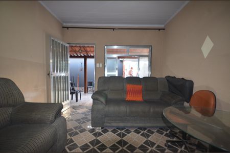 Casa para alugar com 240m², 2 quartos e 2 vagasSala