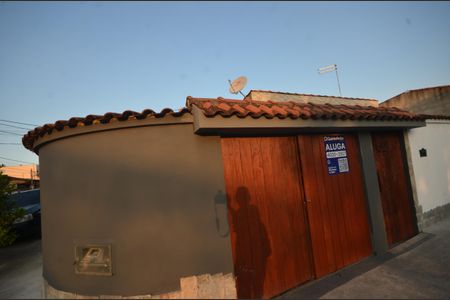 Casa para alugar com 240m², 2 quartos e 2 vagasFachada