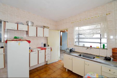 Casa à venda com 300m², 2 quartos e 3 vagas Casa à venda com 300m², 2 quartos e 3 vagasCozinha