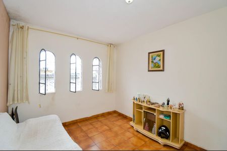 Casa à venda com 300m², 2 quartos e 3 vagas Casa à venda com 300m², 2 quartos e 3 vagasSala