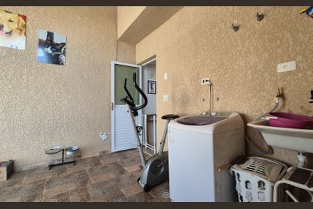 Apartamento à venda com 108m², 2 quartos e 2 vagasLavanderia