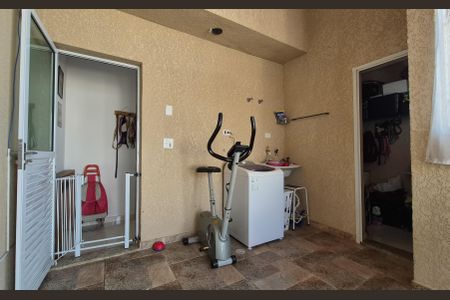 Apartamento à venda com 108m², 2 quartos e 2 vagasLavanderia