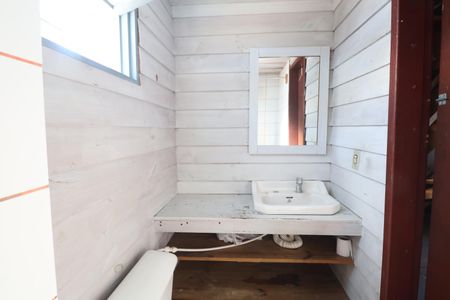 Casa à venda com 200m², 6 quartos e 4 vagasBanheiro