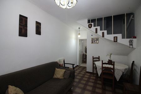 Casa à venda com 250m², 2 quartos e 1 vagaSala