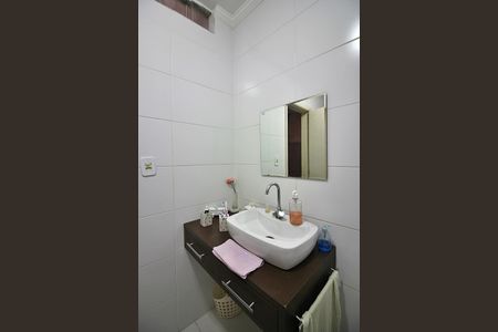 Casa à venda com 250m², 2 quartos e 1 vagaBanheiro Social