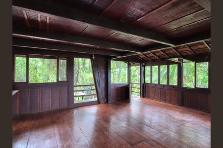 Casa de condomínio para alugar com 100m², 2 quartos e 4 vagasSala