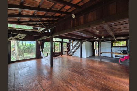 Casa de condomínio para alugar com 100m², 2 quartos e 4 vagasSala