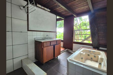 Casa de condomínio para alugar com 100m², 2 quartos e 4 vagasBanheiro