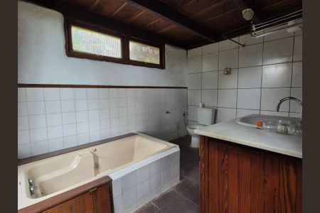 Casa de condomínio para alugar com 100m², 2 quartos e 4 vagasBanheiro