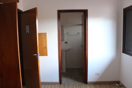 Casa de condomínio para alugar com 390m², 5 quartos e 4 vagasQuarto