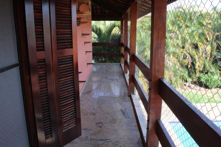 Casa de condomínio para alugar com 390m², 5 quartos e 4 vagasvaranda