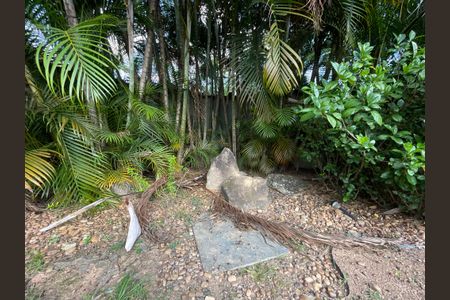 Casa de condomínio para alugar com 390m², 5 quartos e 4 vagasÁrea Externa