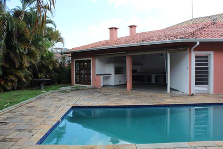 Casa de condomínio para alugar com 390m², 5 quartos e 4 vagasÁrea Externa