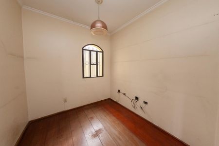 Casa à venda com 350m², 3 quartos e 4 vagasEdícula - Escritório