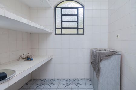 Casa à venda com 350m², 3 quartos e 4 vagasQuarto de Serviço