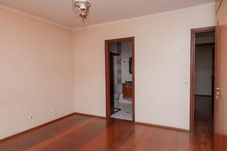 Casa à venda com 350m², 3 quartos e 4 vagasQuarto Suíte