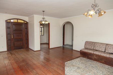 Casa à venda com 350m², 3 quartos e 4 vagasSala