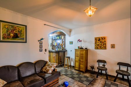 Casa à venda com 130m², 2 quartos e 7 vagasSala