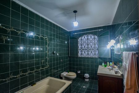 Casa à venda com 130m², 2 quartos e 7 vagasBanheiro Corredor