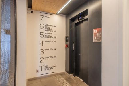 Apartamento à venda com 33m², 1 quarto e sem vagaÁrea comum - Elevador