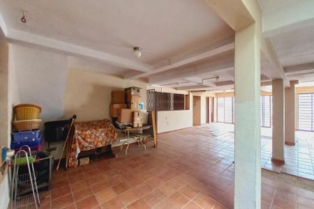 Casa à venda com 514m², 3 quartos e 3 vagasSalão 1