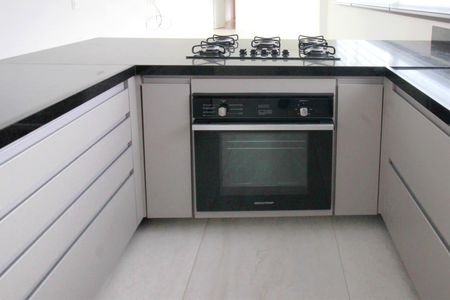 Apartamento à venda com 81m², 2 quartos e 2 vagasCozinha