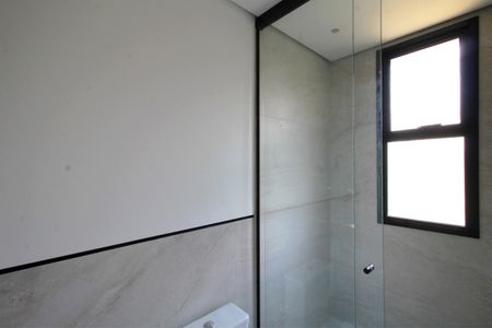 Apartamento à venda com 81m², 2 quartos e 2 vagasBanheiro da Suíte