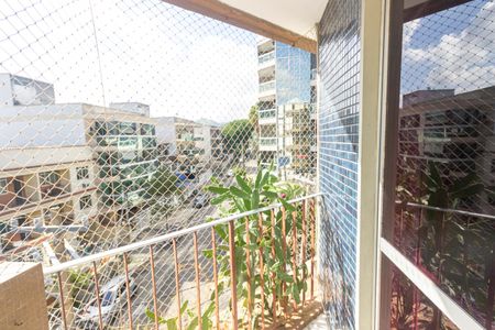 Apartamento para alugar com 90m², 3 quartos e 1 vagaSala
