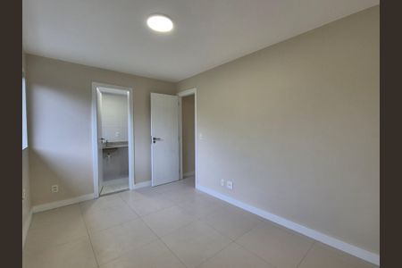 Casa de condomínio à venda com 133m², 3 quartos e 2 vagas Casa de condomínio à venda com 133m², 3 quartos e 2 vagasSuíte 3