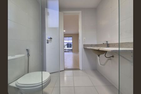 Casa de condomínio à venda com 133m², 3 quartos e 2 vagas Casa de condomínio à venda com 133m², 3 quartos e 2 vagasBanheiro da Suíte 1