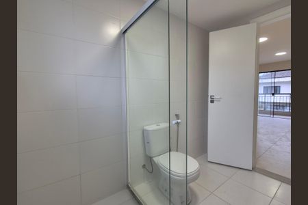 Casa de condomínio à venda com 133m², 3 quartos e 2 vagas Casa de condomínio à venda com 133m², 3 quartos e 2 vagasBanheiro da Suíte 1