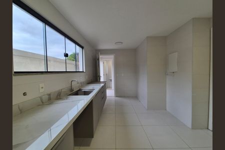 Casa de condomínio à venda com 133m², 3 quartos e 2 vagas Casa de condomínio à venda com 133m², 3 quartos e 2 vagasCozinha