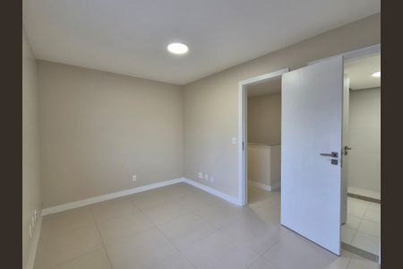 Casa de condomínio à venda com 133m², 3 quartos e 2 vagas Casa de condomínio à venda com 133m², 3 quartos e 2 vagasSuíte 2