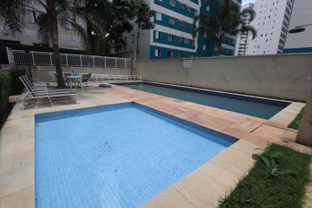 Apartamento à venda com 45m², 2 quartos e sem vagaÁrea comum - Piscina