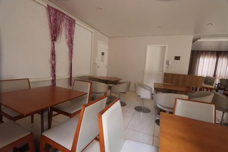 Apartamento à venda com 45m², 2 quartos e sem vagaÁrea comum - Salão de festas