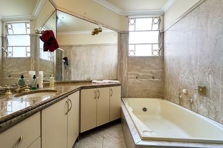 Apartamento à venda com 184m², 4 quartos e 1 vagaSuíte