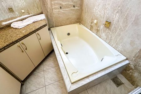 Apartamento à venda com 184m², 4 quartos e 1 vagaSuíte